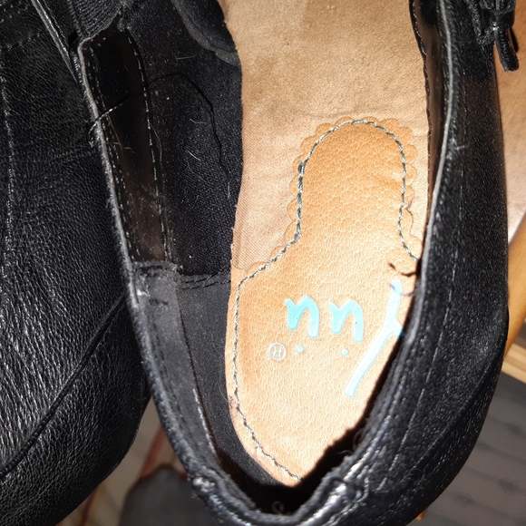 YUU SHOES - Picture 2 of 5